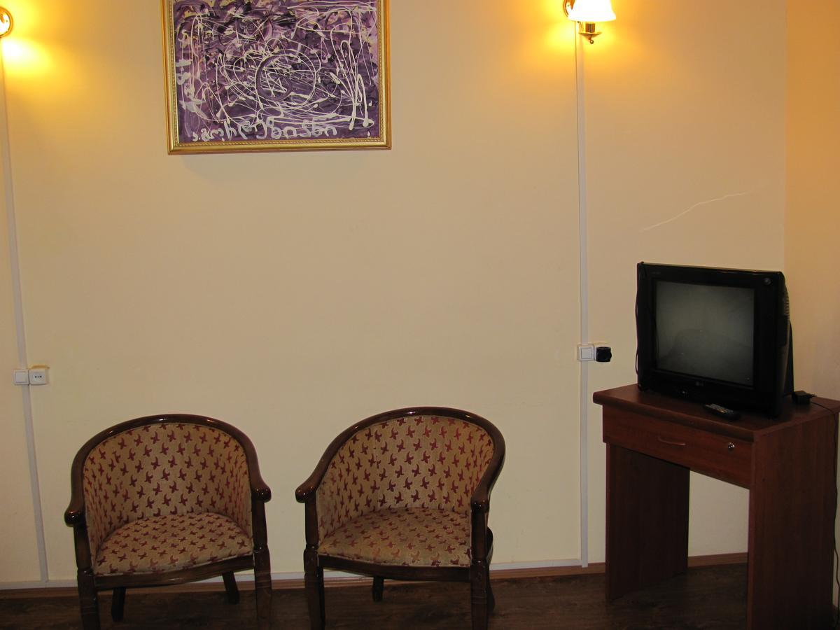 Lucky Travelers Room Tbilisi Bagian luar foto